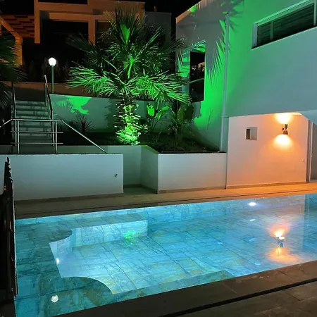 Mit Panorama-meerblick 20m Privatpool